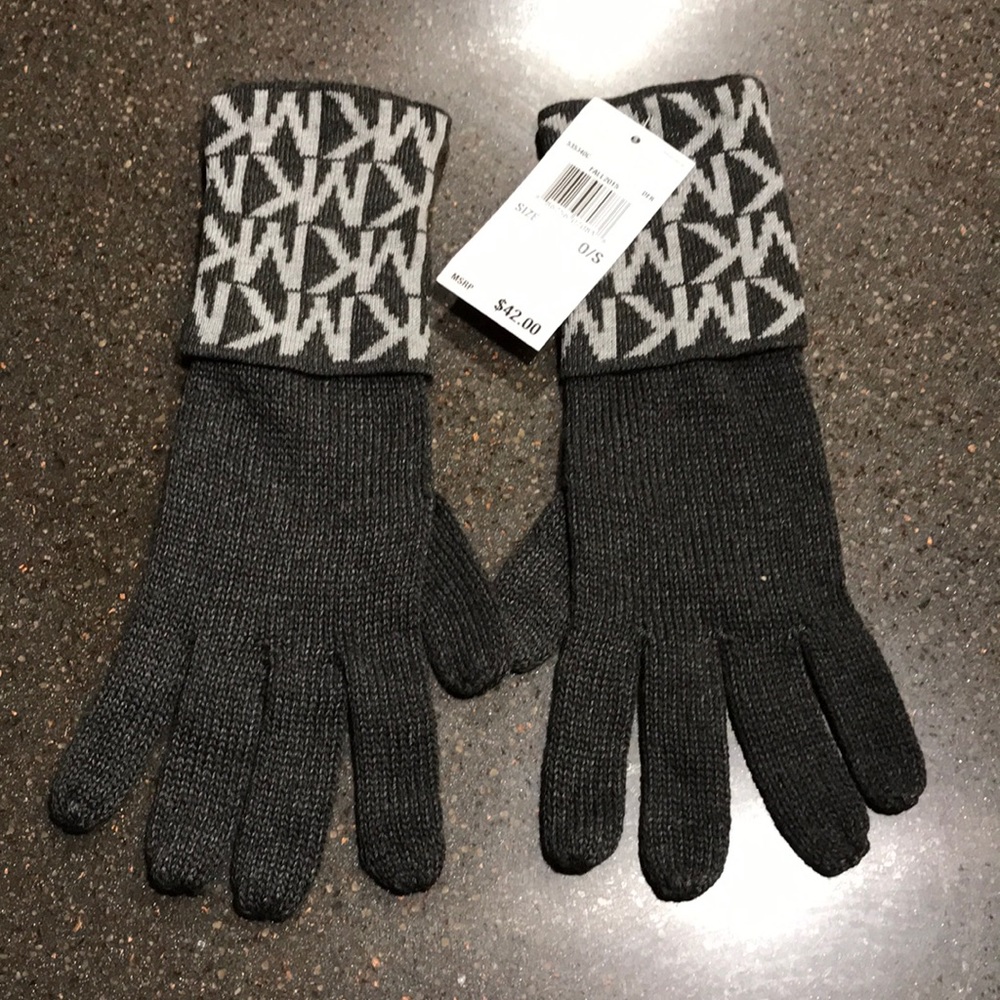 Grey Michael Kors Knit Winter Gloves - NWT